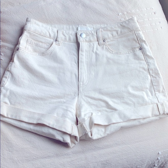 white denim shorts - Picture 1 of 3
